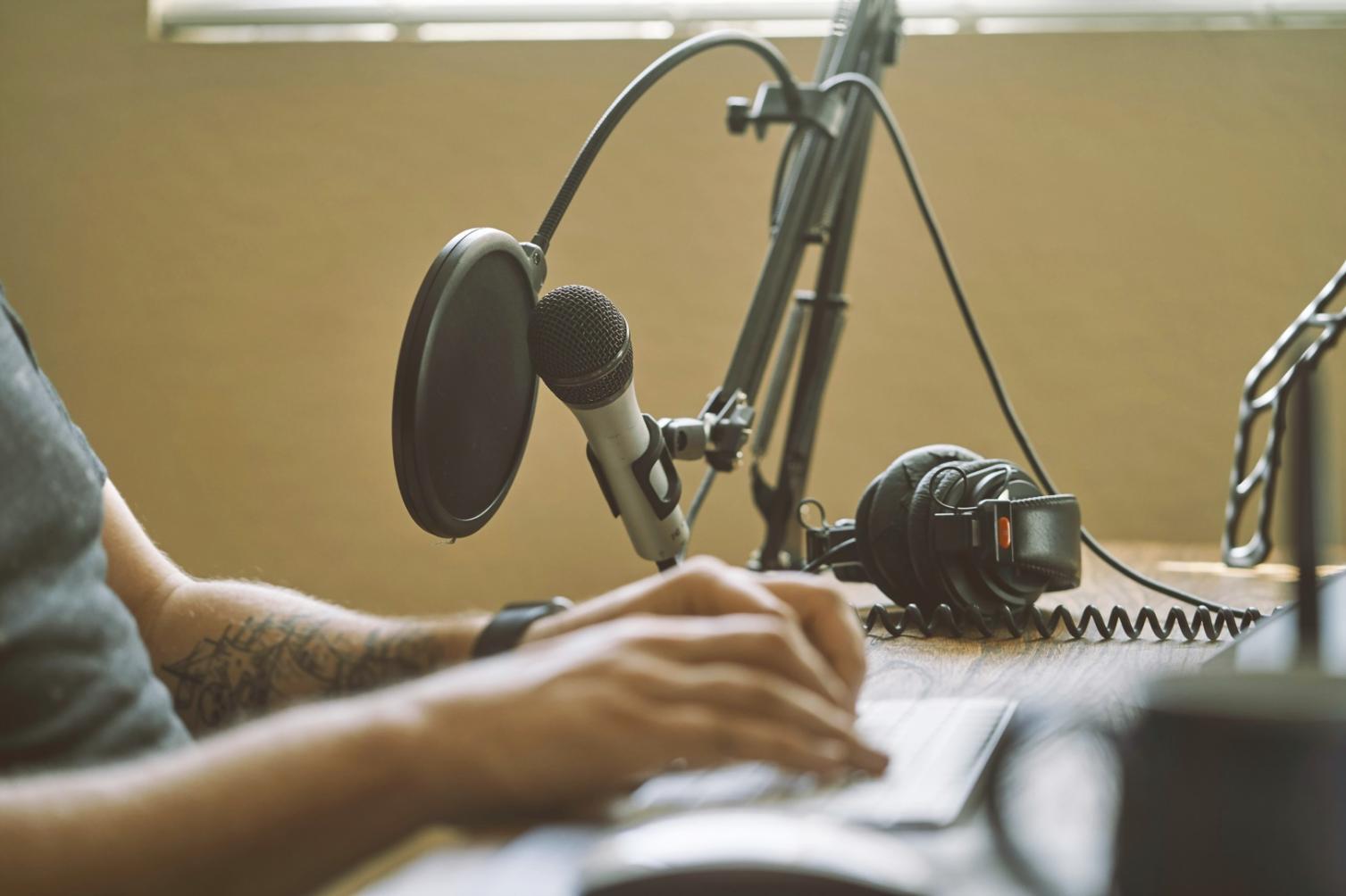 Entorno profesional de comunicación y redacción de noticias